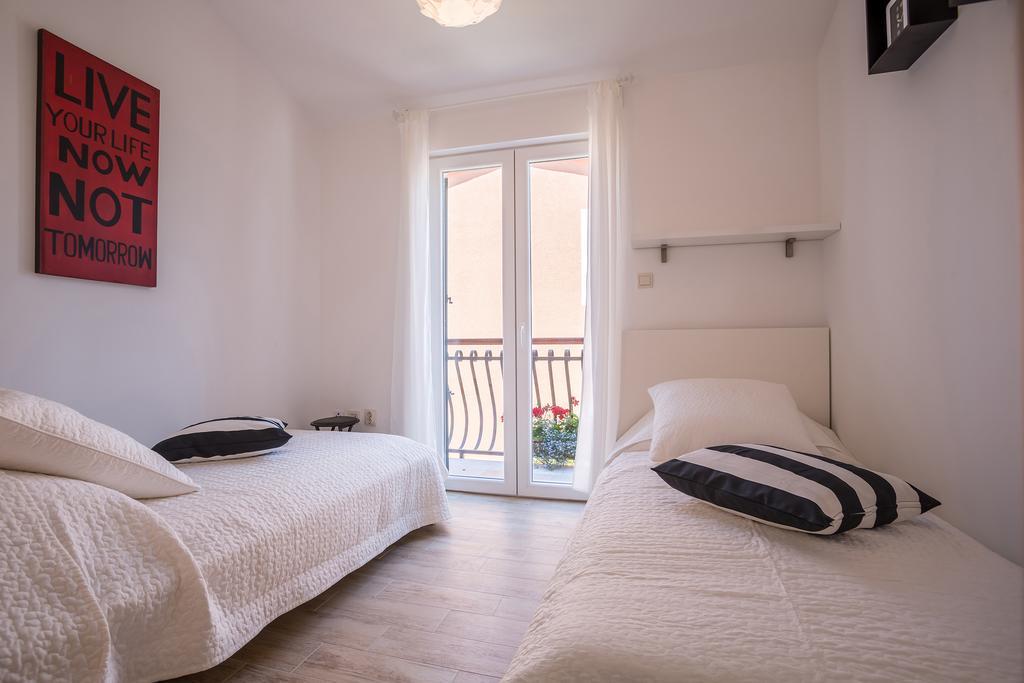 Apartments Oleandar Rogoznica  Rum bild
