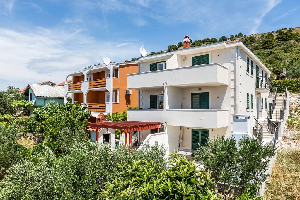 Apartments Oleandar Rogoznica  Rum bild